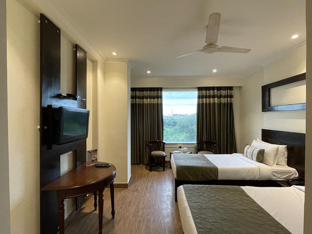Royale Sarovar Portico Agra Агра Экстерьер фото