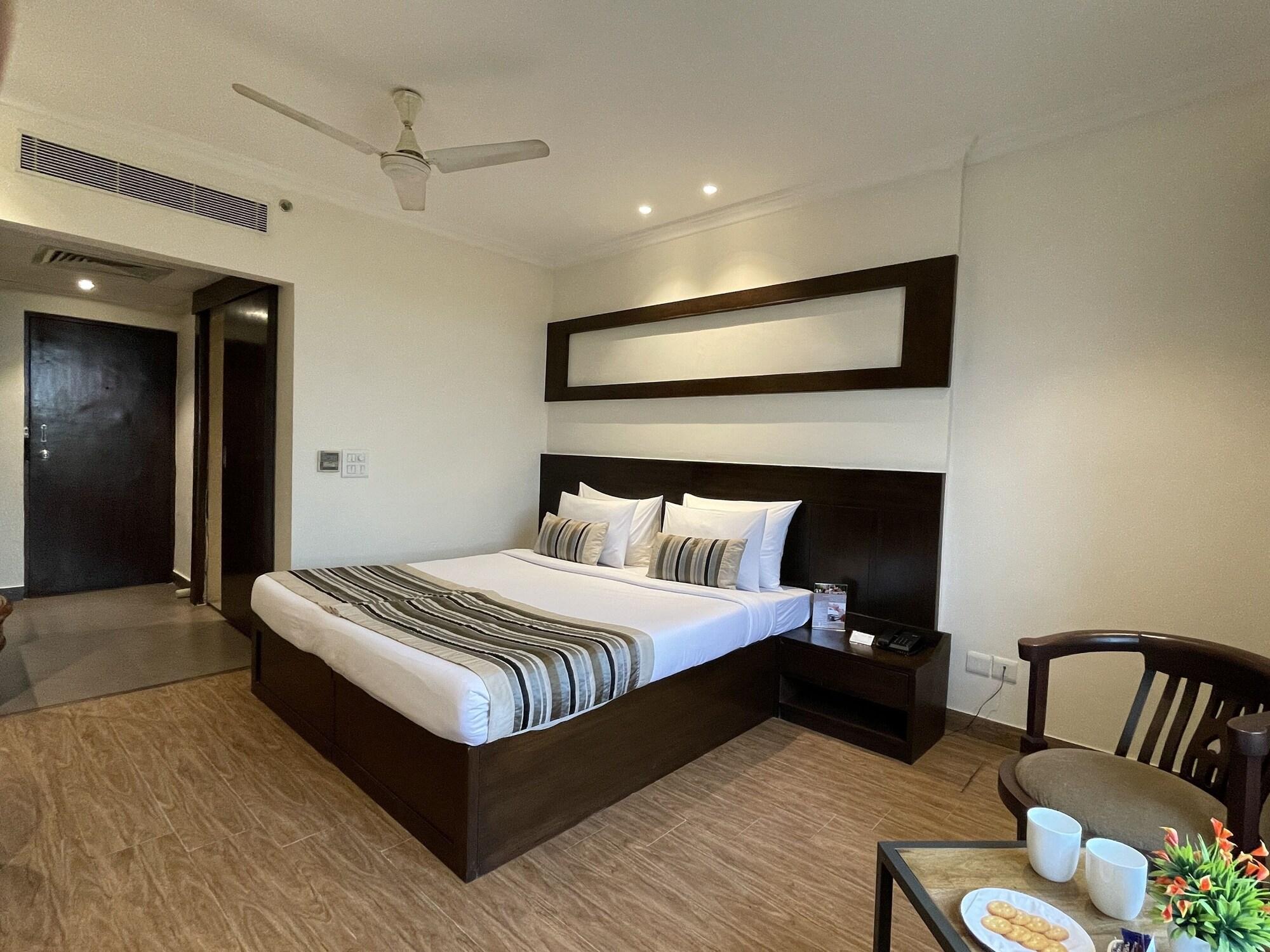 Royale Sarovar Portico Agra Агра Экстерьер фото
