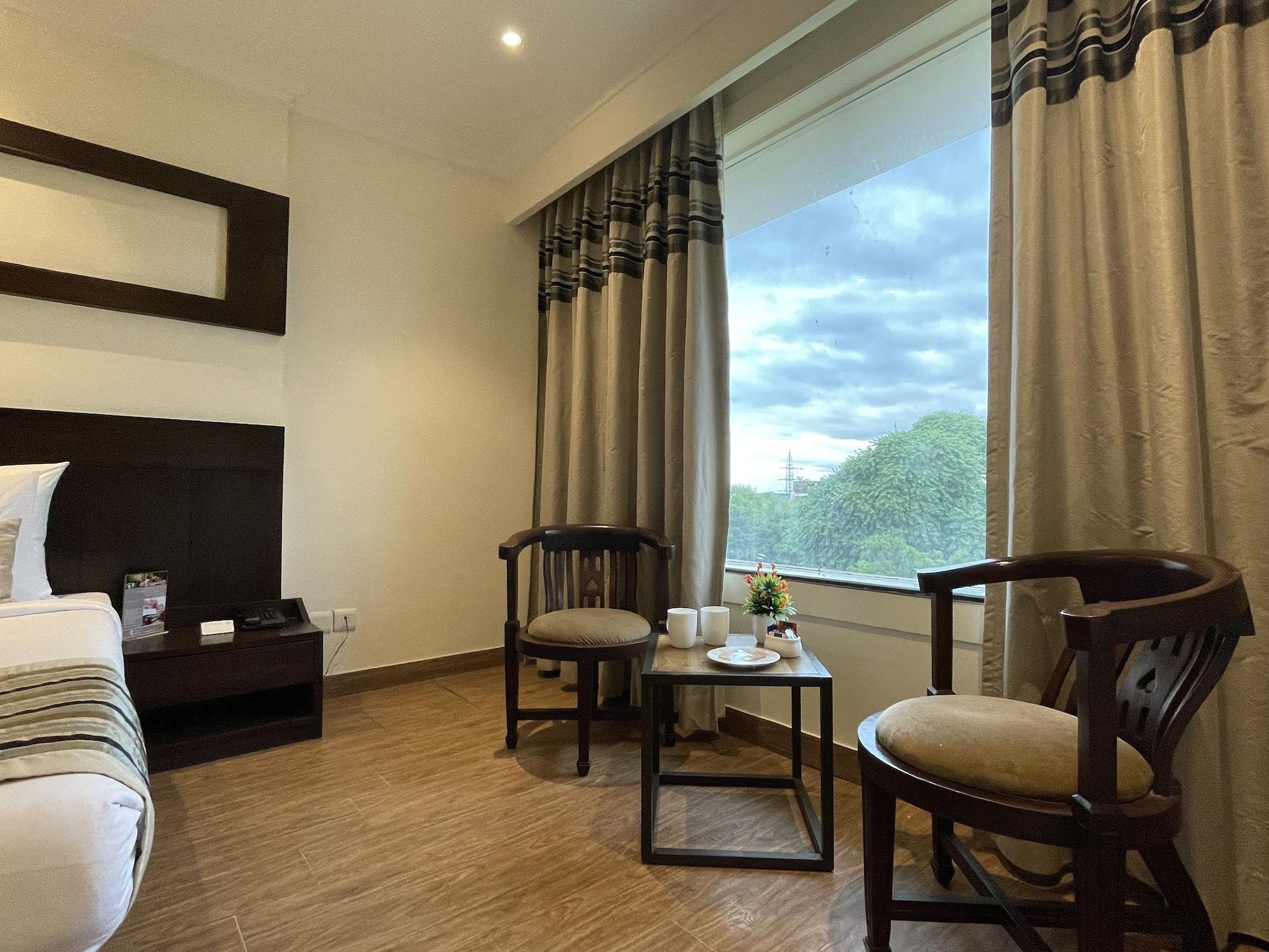 Royale Sarovar Portico Agra Агра Экстерьер фото
