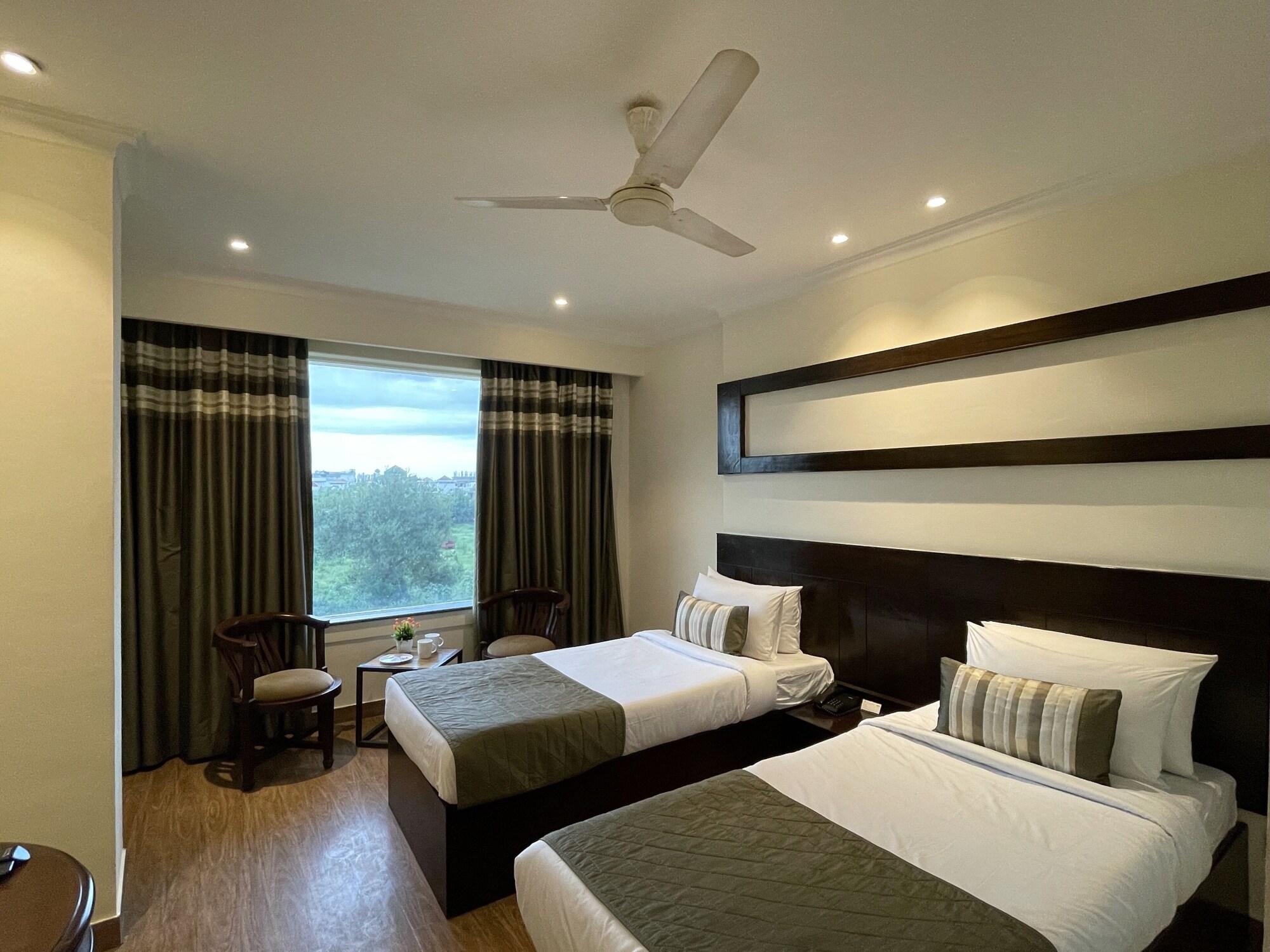 Royale Sarovar Portico Agra Агра Экстерьер фото