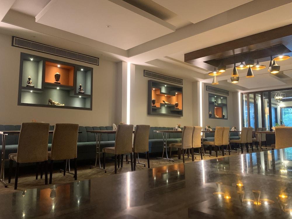 Royale Sarovar Portico Agra Агра Экстерьер фото