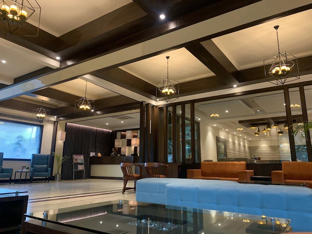 Royale Sarovar Portico Agra Агра Экстерьер фото