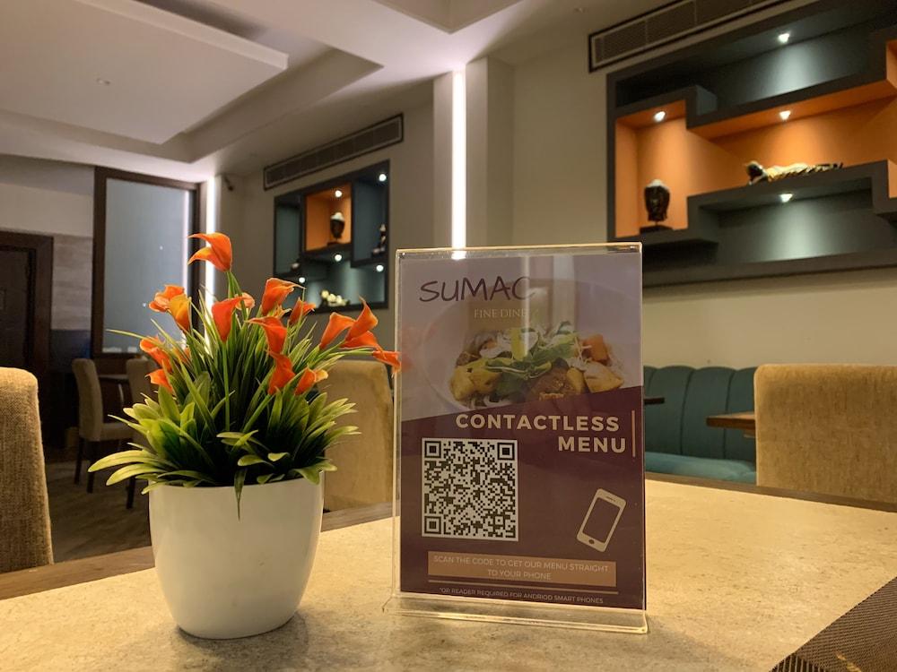 Royale Sarovar Portico Agra Агра Экстерьер фото