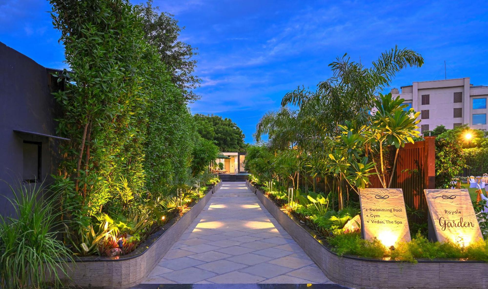 Royale Sarovar Portico Agra Агра Экстерьер фото
