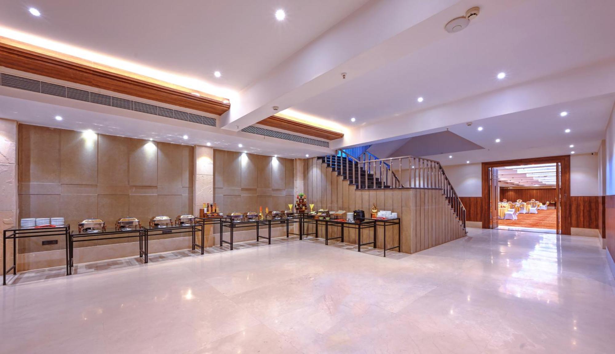 Royale Sarovar Portico Agra Агра Экстерьер фото