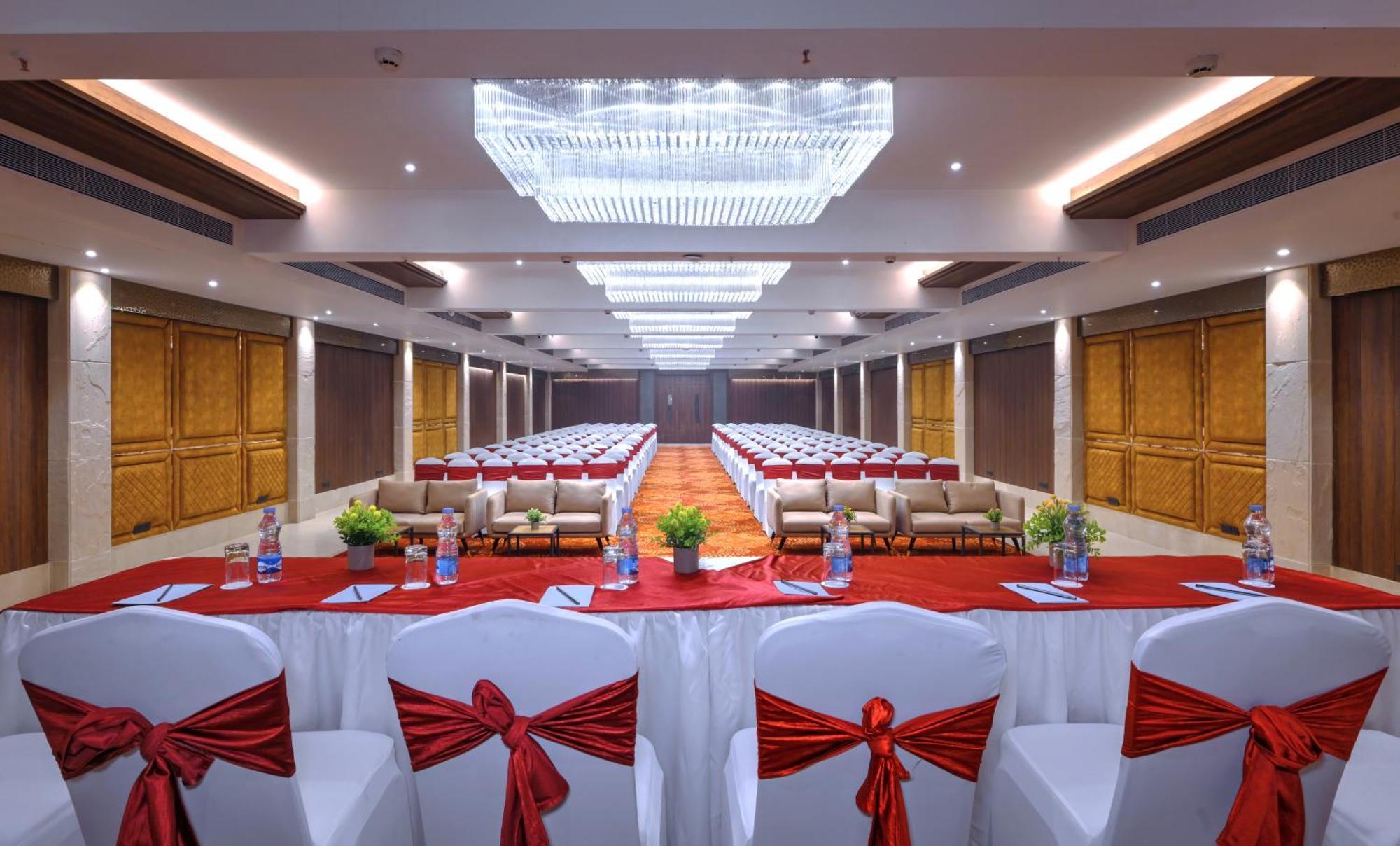Royale Sarovar Portico Agra Агра Экстерьер фото