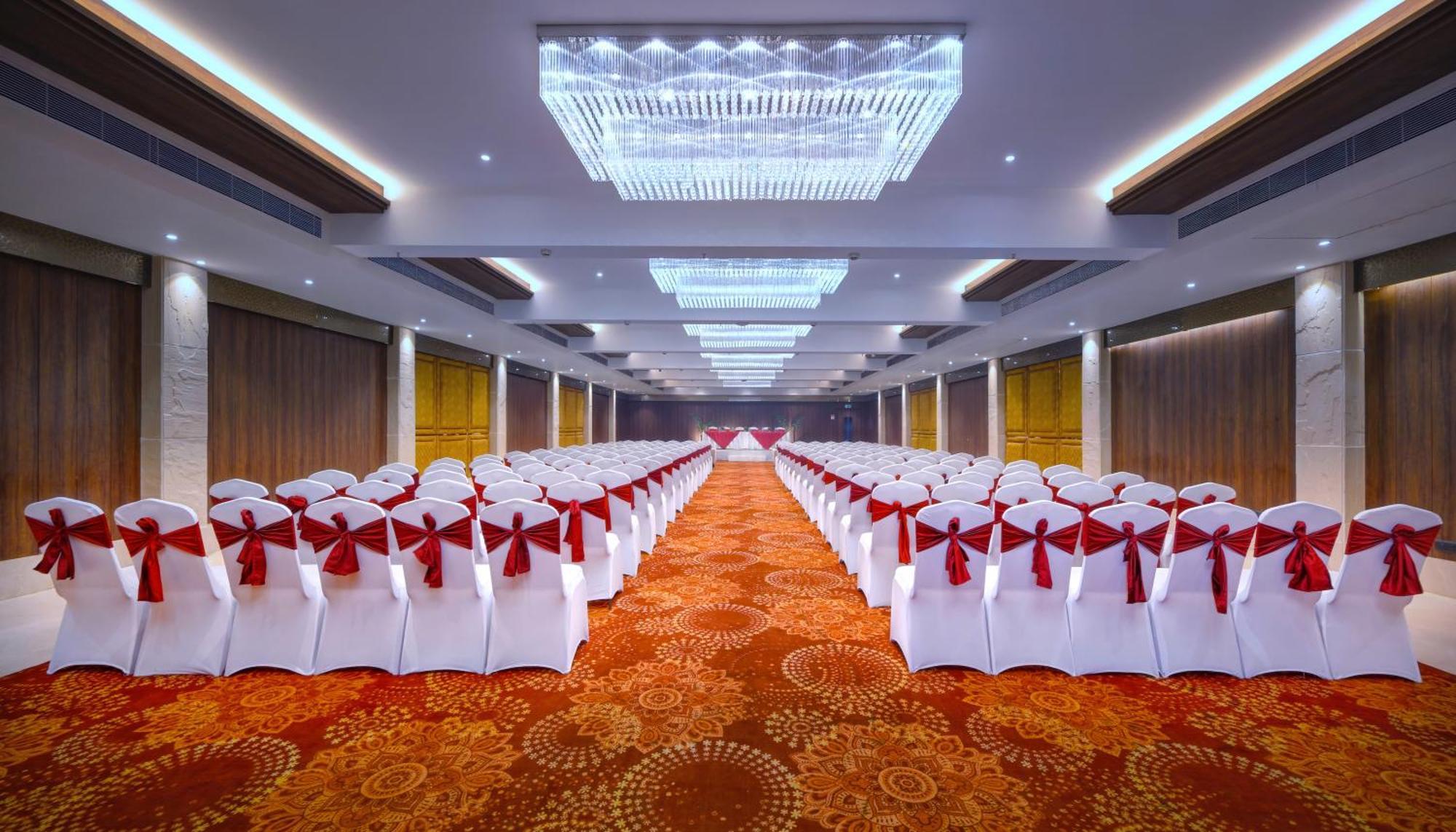 Royale Sarovar Portico Agra Агра Экстерьер фото