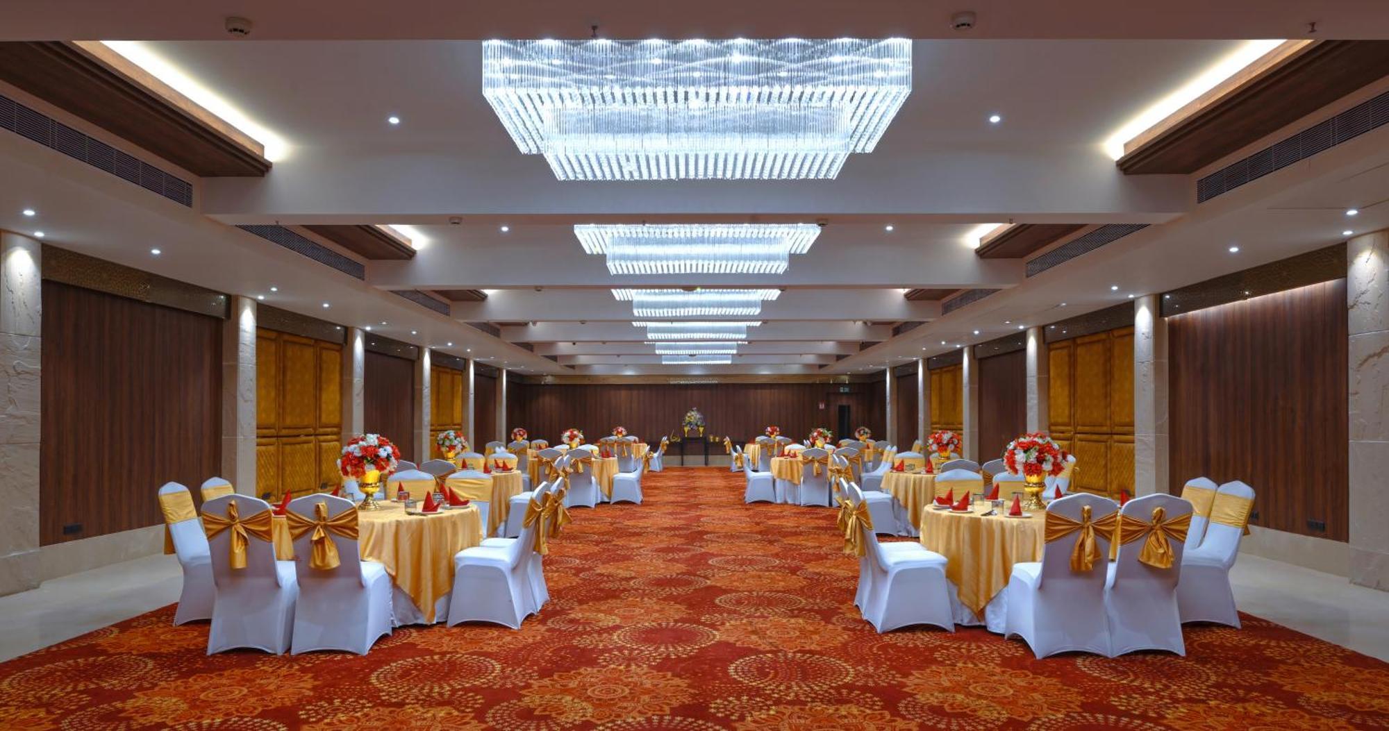 Royale Sarovar Portico Agra Агра Экстерьер фото