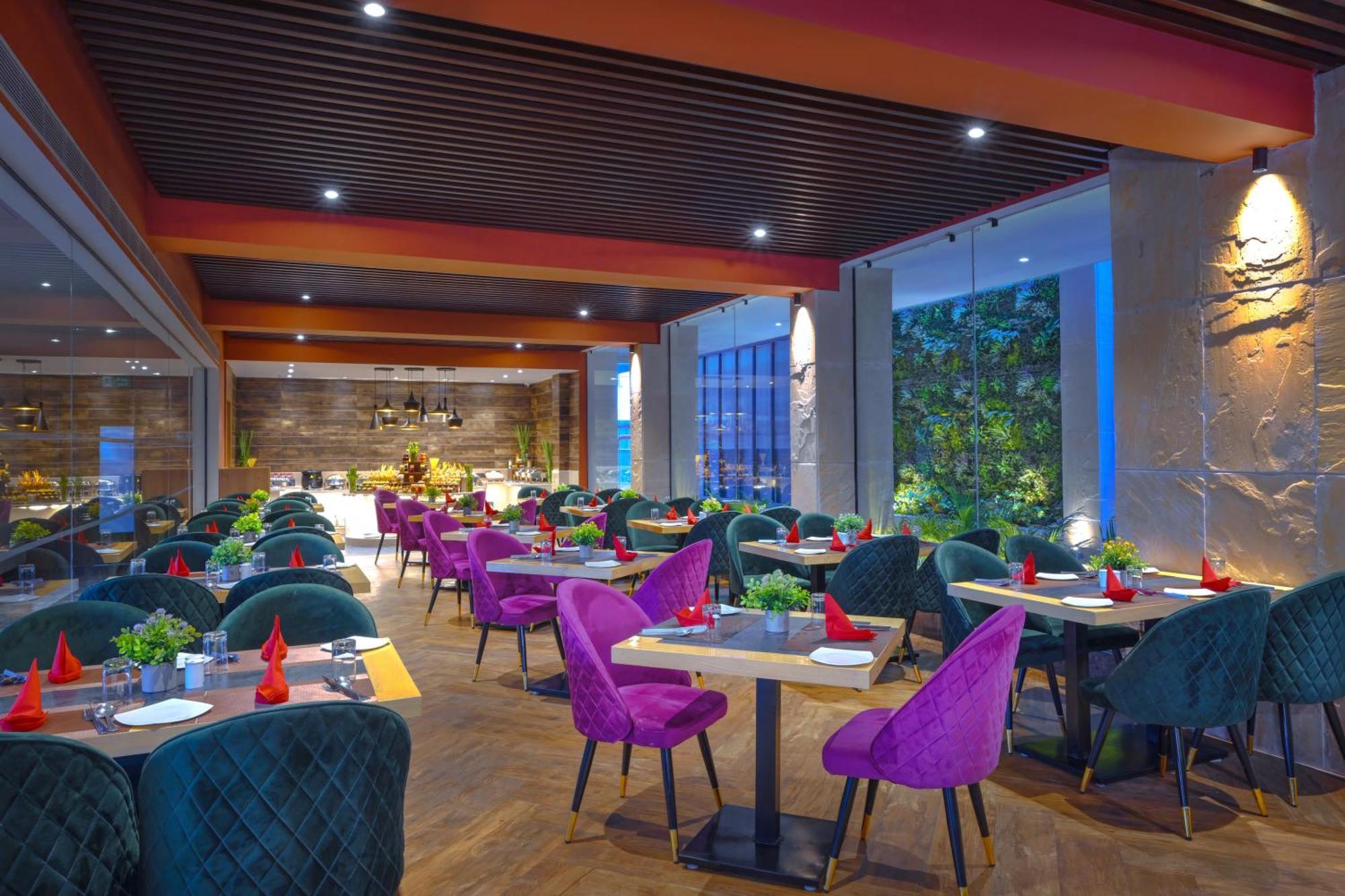 Royale Sarovar Portico Agra Агра Экстерьер фото