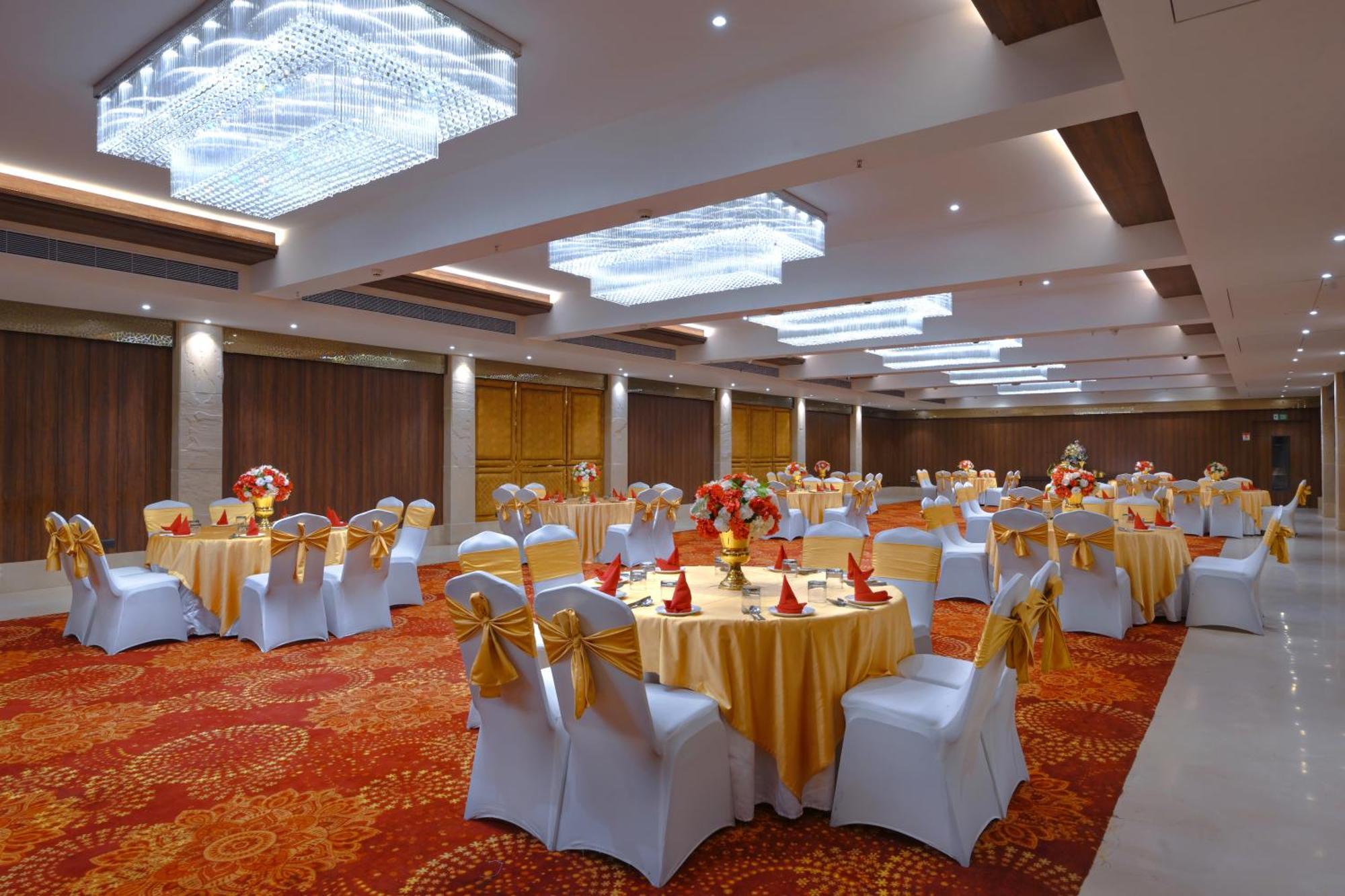 Royale Sarovar Portico Agra Агра Экстерьер фото