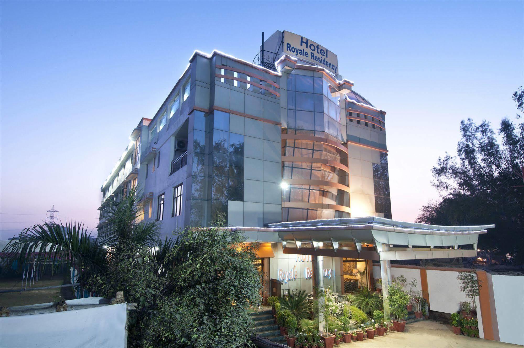 Royale Sarovar Portico Agra Агра Экстерьер фото